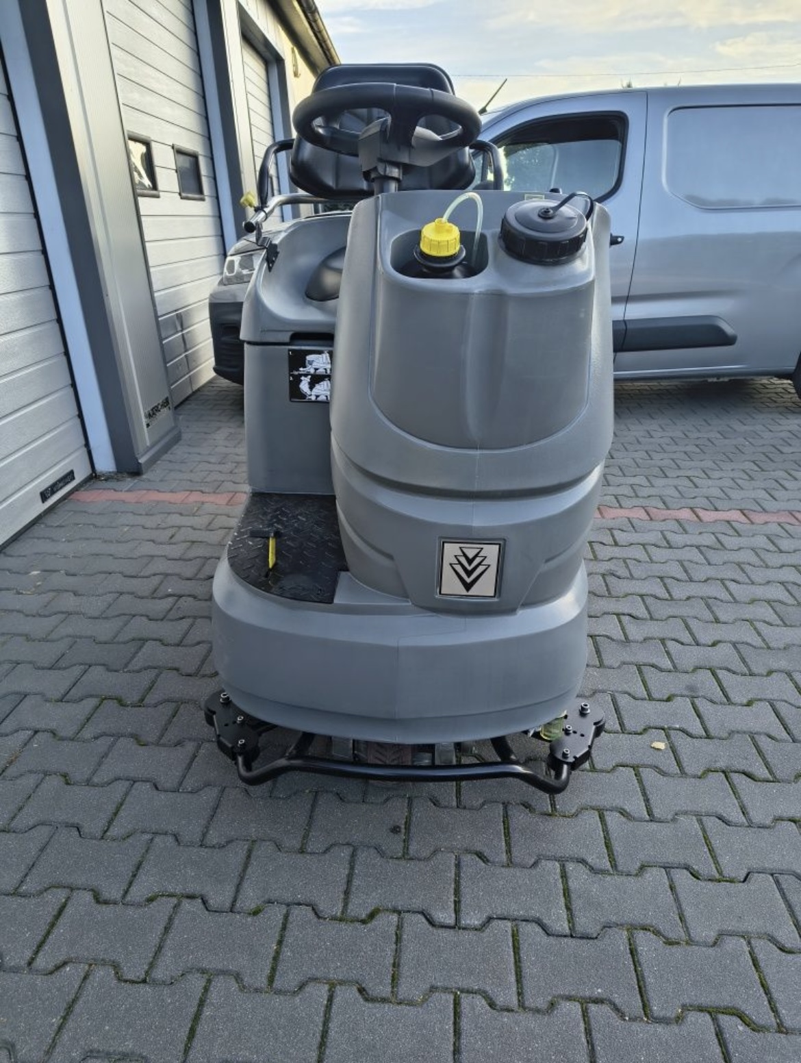 Szorowarka Karcher B 140 R - obrazek 4