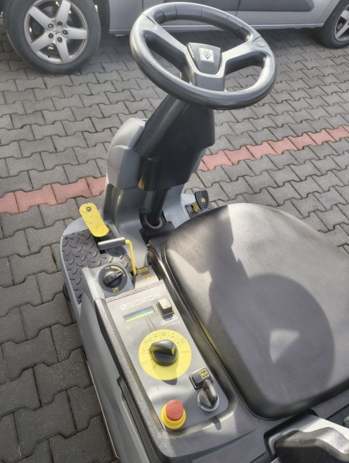Szorowarka Karcher B 90 R - obrazek 3